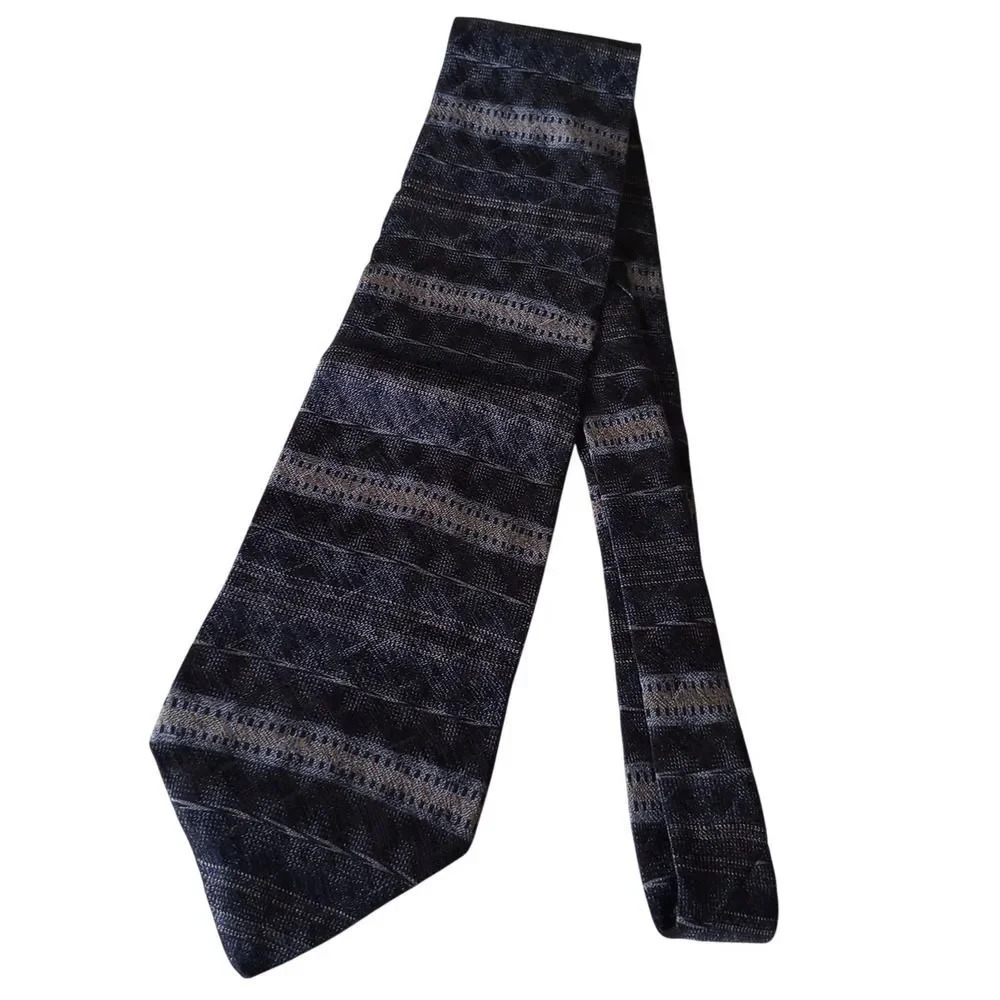 Ivy Crew Classics Mens Silk Tie Navy Blue Gray Gold Geometric Striped Jacquard